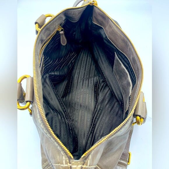 Auth PRADA Vitello Shine Bauletto Leather Tote Bag in Pomice Preloved Very Good - Picture 13 of 15